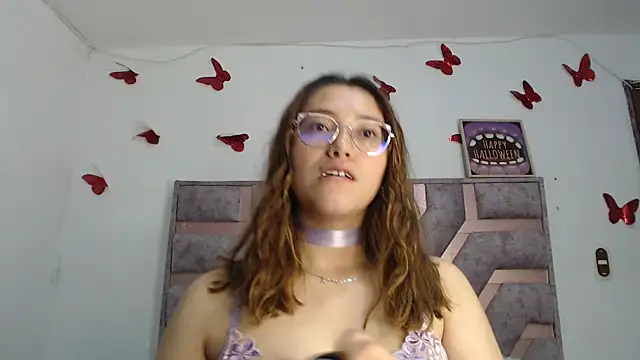 Snapshot of Anny_Fox- chatting on October 24, 2025, 3:49 am Anny Fox- online show from October 24, 2025, 3:49 am