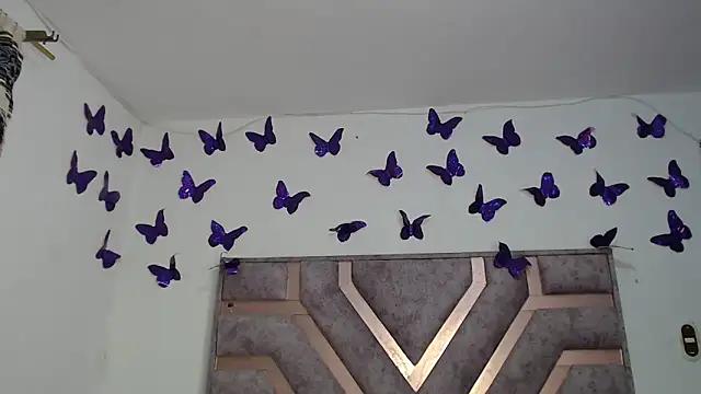 Anny Fox- online show from December 23, 2025, 4:12 am