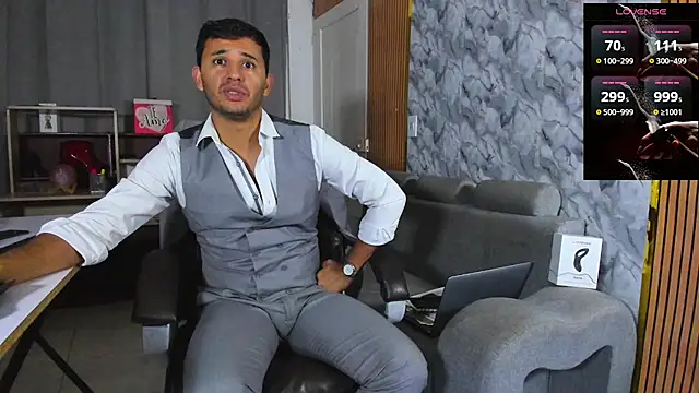 Hideintheoffice online show from February 3, 2026, 6:22 am