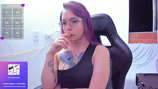 LilSasha online show from May 21, 2026, 3:37 am