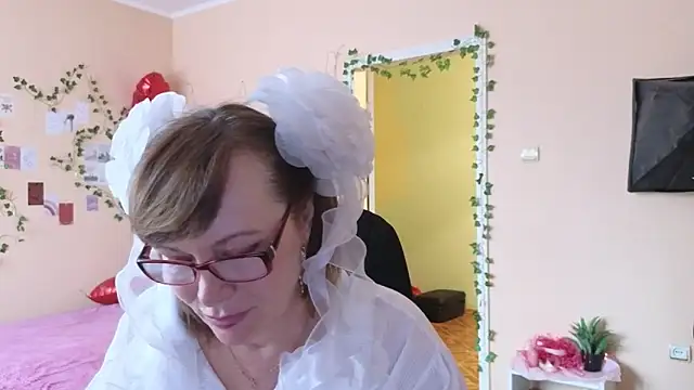 Snapshot of Miss_Moren chatting on April 2, 2026, 9:38 am Miss Moren online show from April 2, 2026, 9:38 am