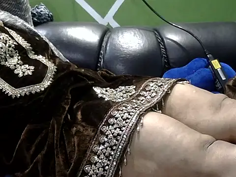 Housewife12 online show from January 18, 2026, 9:46 am