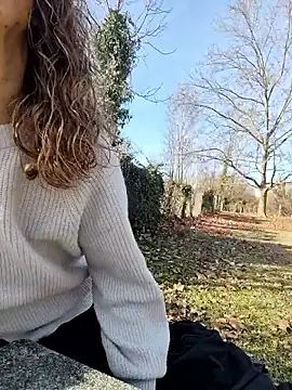 sansan2411 online show from January 15, 2026, 1:14 pm