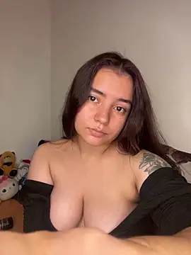 Snapshot of Ema_kraus chatting on February 12, 2026, 12:10 am Ema kraus online show from February 12, 2026, 12:10 am