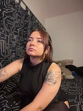 Ema kraus online show from August 4, 2026, 1:21 am