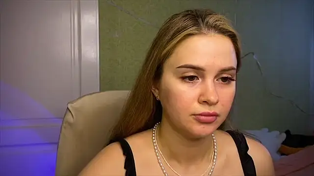 IlonaMurf online show from April 4, 2026, 7:59 am