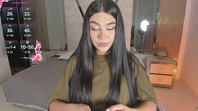 Snapshot of RoseCassie chatting on June 24, 2026, 1:43 pm RoseCassie online show from June 24, 2026, 1:43 pm