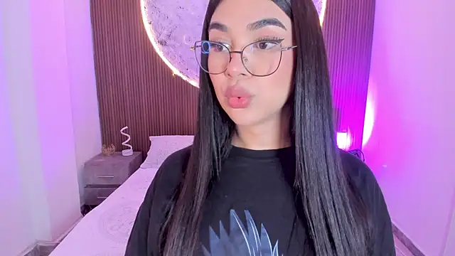 Snapshot of RoseCassie chatting on July 15, 2026, 1:18 pm RoseCassie online show from July 15, 2026, 1:18 pm