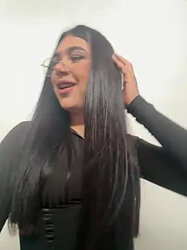 Snapshot of RoseCassie chatting on July 1, 2026, 1:11 pm RoseCassie online show from July 1, 2026, 1:11 pm