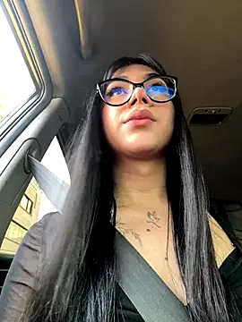 RoseCassie online show from November 3, 2025, 12:53 pm