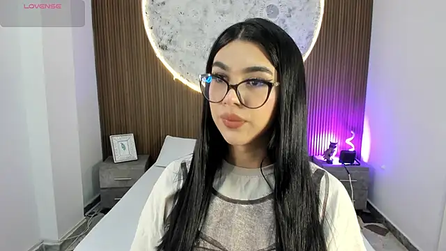 RoseCassie online show from December 18, 2025, 1:48 pm