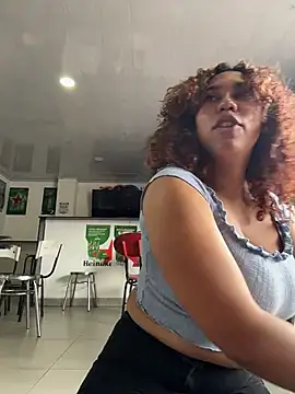 lauraltt online show from November 16, 2025, 7:07 pm