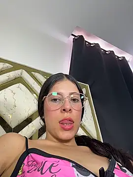 evaFiore online show from June 24, 2026, 7:01 pm