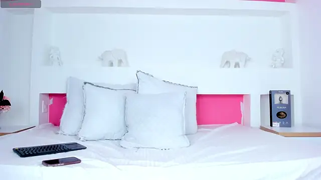 KendalPrince online show from October 22, 2025, 2:49 pm