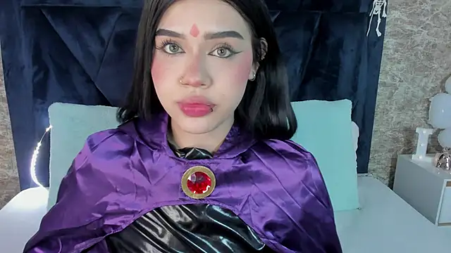 Lily Woodz online show from October 31, 2025, 7:10 pm