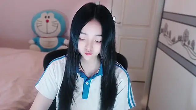 xiao-xiao-D online show from November 12, 2025, 6:28 am