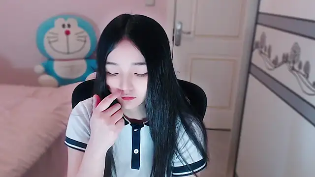 xiao-xiao-D online show from October 22, 2025, 8:47 am