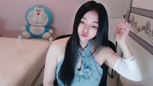 xiao-xiao-D online show from November 28, 2025, 5:51 am