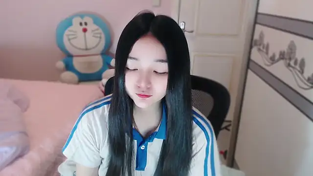 xiao-xiao-D online show from December 21, 2025, 5:42 am