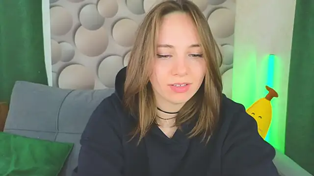 Snapshot of Cute_smile_sharon chatting on March 17, 2025, 6:07 am Cute smile sharon online show from March 17, 2025, 6:07 am