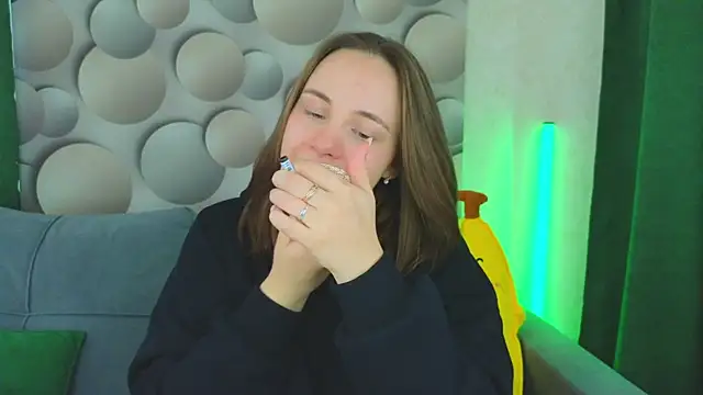 Snapshot of Cute_smile_sharon chatting on March 15, 2025, 6:14 am Cute smile sharon online show from March 15, 2025, 6:14 am