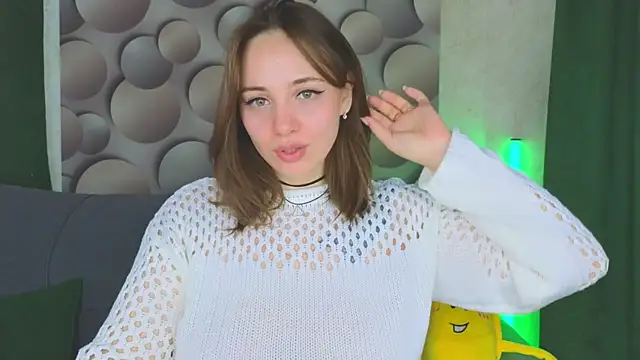 Snapshot of Cute_smile_sharon chatting on March 17, 2025, 3:03 am Cute smile sharon online show from March 17, 2025, 3:03 am