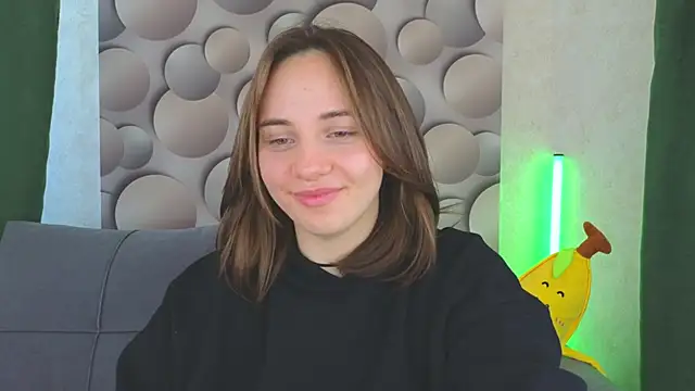 Snapshot of Cute_smile_sharon chatting on February 24, 2025, 5:00 am Cute smile sharon online show from February 24, 2025, 5:00 am