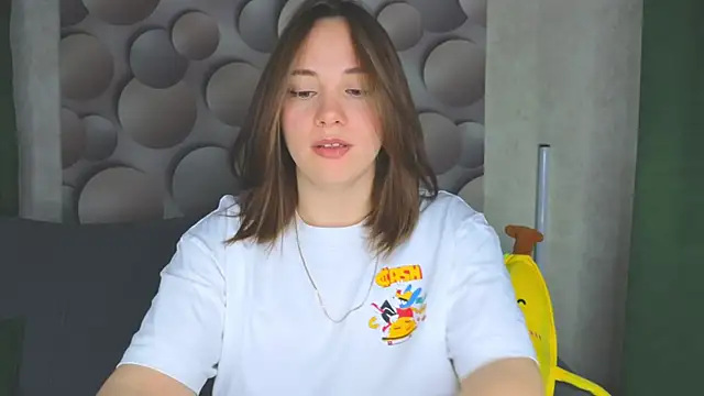 Snapshot of Cute_smile_sharon chatting on February 20, 2025, 1:46 am Cute smile sharon online show from February 20, 2025, 1:46 am