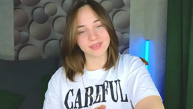 Snapshot of Cute_smile_sharon chatting on February 18, 2025, 2:05 am Cute smile sharon online show from February 18, 2025, 2:05 am