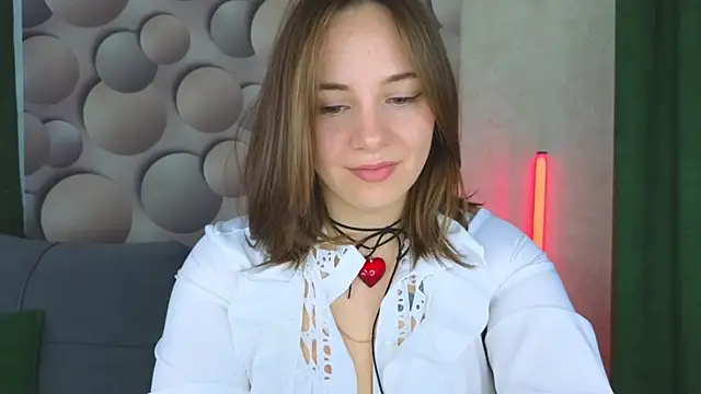 Snapshot of Cute_smile_sharon chatting on March 16, 2025, 3:14 am Cute smile sharon online show from March 16, 2025, 3:14 am