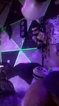 dulcedeseo13 online show from April 1, 2026, 2:14 pm