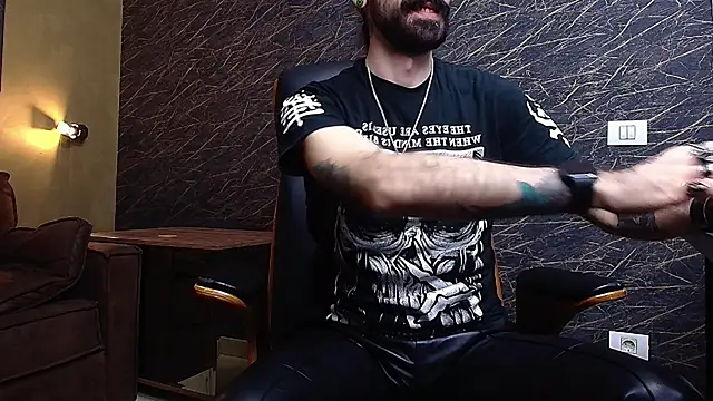 Snapshot of AxelColton chatting on January 11, 2026, 10:33 am AxelColton online show from January 11, 2026, 10:33 am