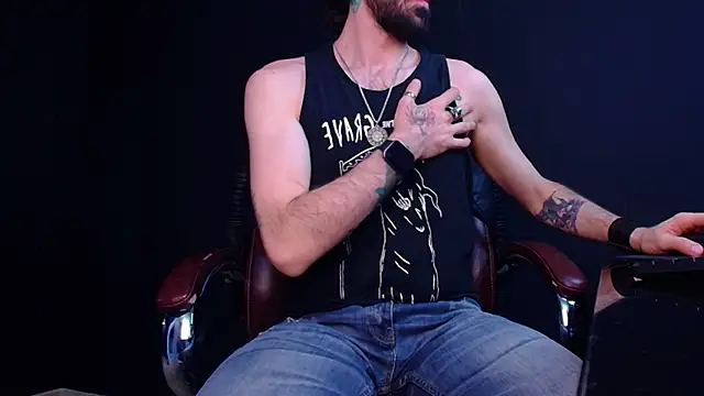 Snapshot of AxelColton chatting on November 1, 2025, 11:26 am AxelColton online show from November 1, 2025, 11:26 am