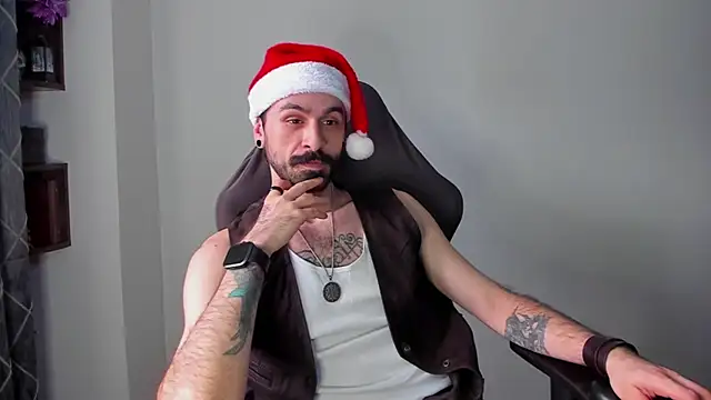 Snapshot of AxelColton chatting on December 16, 2025, 12:31 pm AxelColton online show from December 16, 2025, 12:31 pm