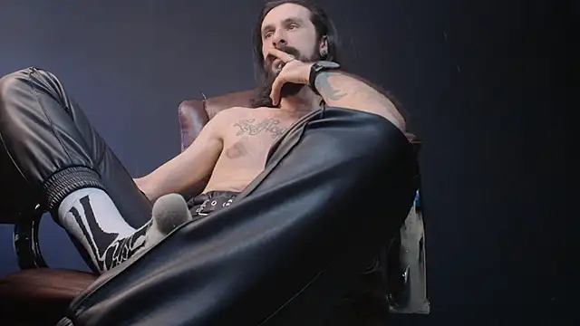 Snapshot of AxelColton chatting on March 3, 2025, 12:06 pm AxelColton online show from March 3, 2025, 12:06 pm