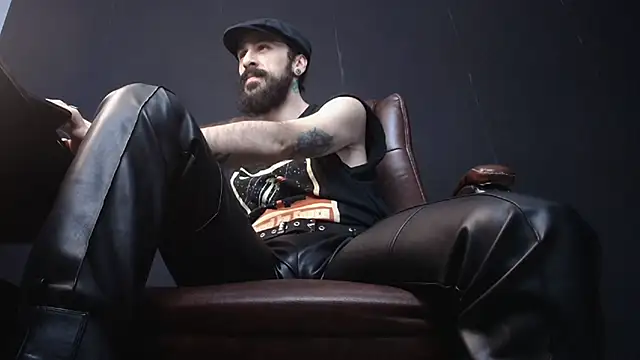 Snapshot of AxelColton chatting on March 3, 2025, 5:26 am AxelColton online show from March 3, 2025, 5:26 am