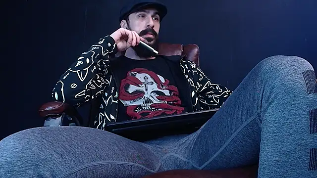 Snapshot of AxelColton chatting on March 19, 2025, 9:28 am AxelColton online show from March 19, 2025, 9:28 am