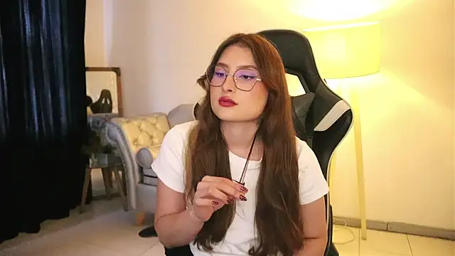 Daisha Riley online show from November 19, 2025, 3:23 pm