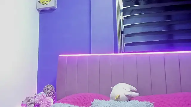 CintiaWalker online show from March 14, 2026, 12:55 pm