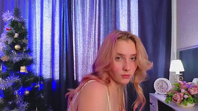 Snapshot of MarieSmite chatting on January 10, 2025, 12:15 pm MarieSmite online show from January 10, 2025, 12:15 pm