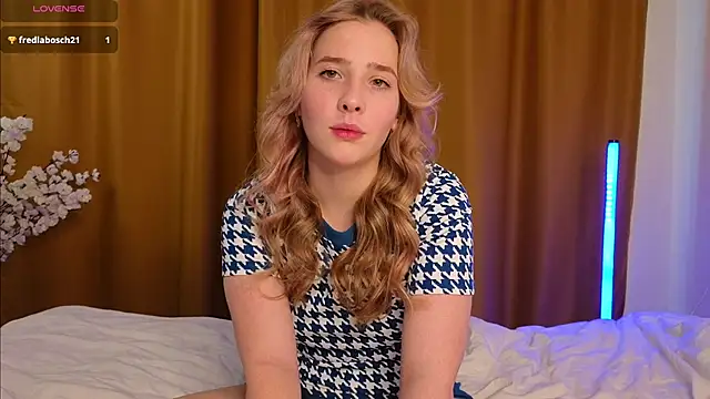 Snapshot of MarieSmite chatting on January 18, 2025, 8:20 am MarieSmite online show from January 18, 2025, 8:20 am