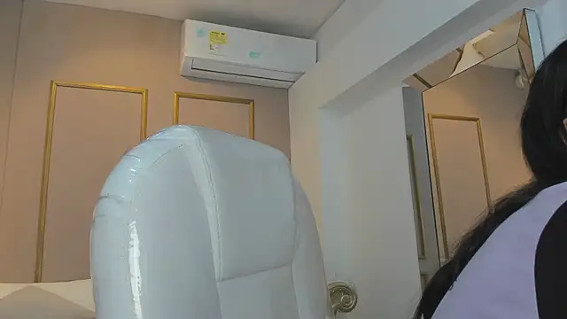 PerlaPreciosa online show from February 6, 2026, 4:08 am