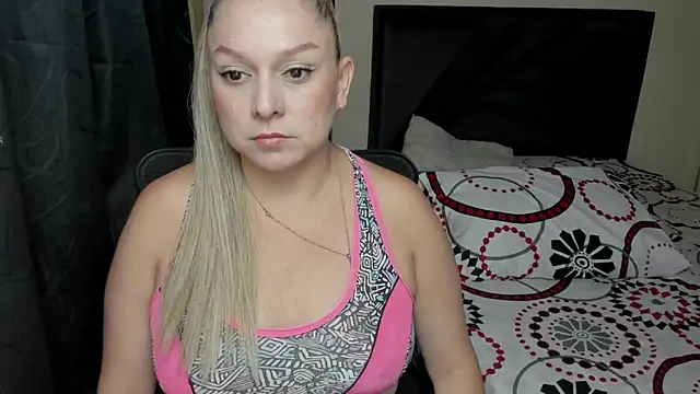 natalia5560 online show from June 8, 2026, 3:23 pm