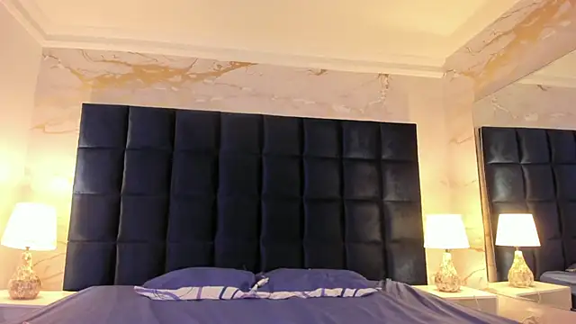 loladupont online show from March 19, 2026, 3:17 am