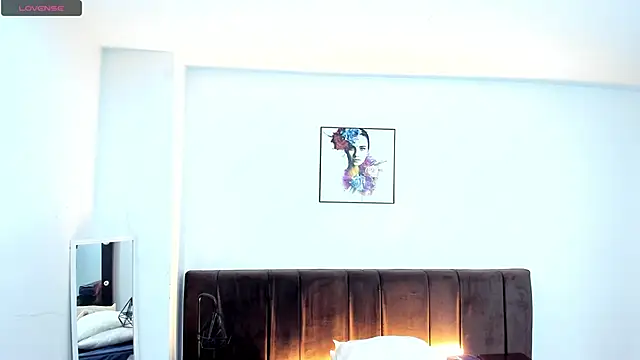 Snapshot of AbrilSonne chatting on March 14, 2025, 11:22 pm AbrilSonne online show from March 14, 2025, 11:22 pm