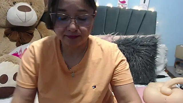 AngelRouss online show from October 31, 2025, 3:25 am