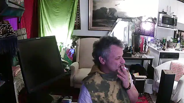 Snapshot of SilverandFox chatting on March 5, 2025, 1:52 am SilverandFox online show from March 5, 2025, 1:52 am