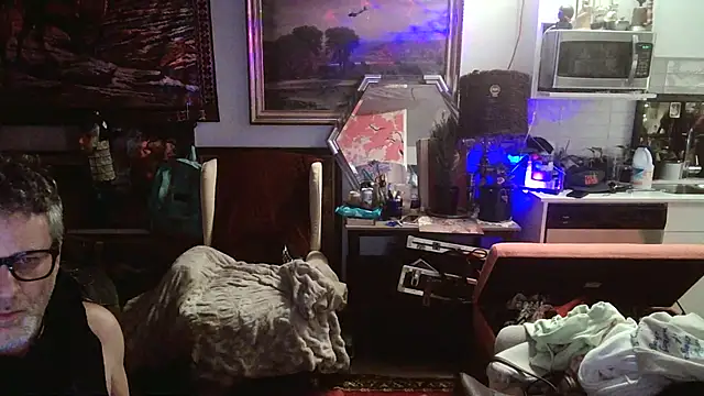 Snapshot of SilverandFox chatting on February 25, 2025, 6:36 am SilverandFox online show from February 25, 2025, 6:36 am