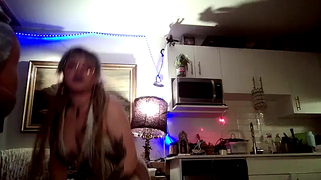 Snapshot of SilverandFox chatting on January 21, 2025, 1:21 pm SilverandFox online show from January 21, 2025, 1:21 pm