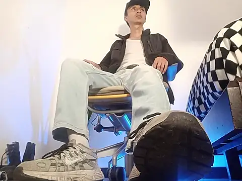 codysmith online show from November 7, 2025, 8:57 pm